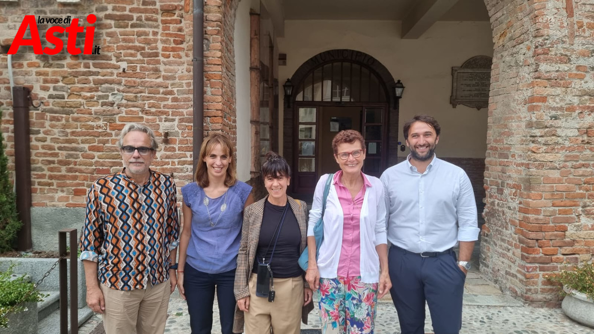 Per la stagione teatrale di Nizza Monferrato arrivano Ambra, Gaia De  Laurentiis e Gioiele Dix 