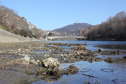 Siccità, emergenza in Piemonte: &quot;Situazione grave, usiamo razionalmente la poca acqua che c'è&quot;