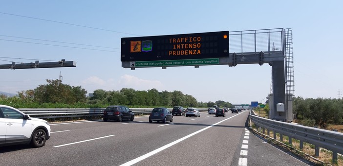 Esodo estivo: sarà il fine settimana più trafficato. Oggi e domani &quot;bollino nero&quot;. Informazioni per gli astigiani in partenza