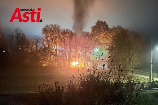 Auto in fiamme a Serravalle