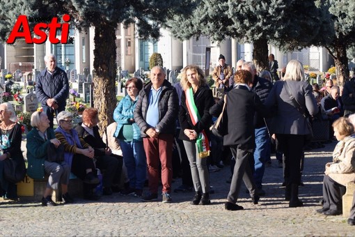 La celebrazione oggi al cimitero (Merfephoto