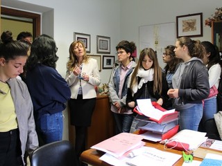 Daniela Campasso con alcuni ragazzi del Monti (pre Covid)