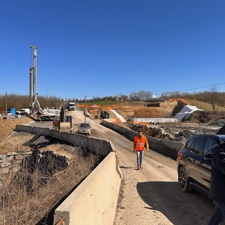 Alcuni momenti del sopralluogo sul cantiere dell'autostrada Asti-Cuneo grazie all'iniziativa di Itinera, Confindustria Piemonte e Confindustria Cuneo