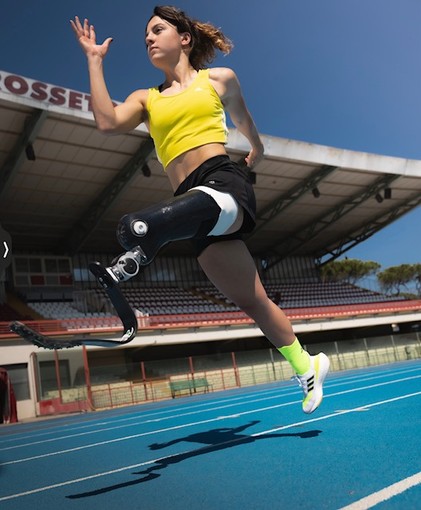 Ambra Sabatini (classe 2002), medaglia d’oro a Tokyo 2021 e detentrice del primato del mondo con 13”98