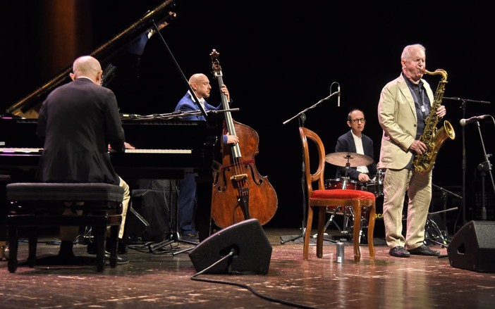 Scott Hamilton Quartet chiude al teatro Alfieri la seconda edizione di Asti Jazz