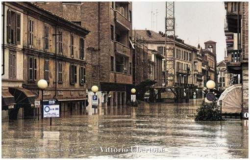 L'alluvione di Asti nel 1995 (Ph. Vittorio Ubertone)