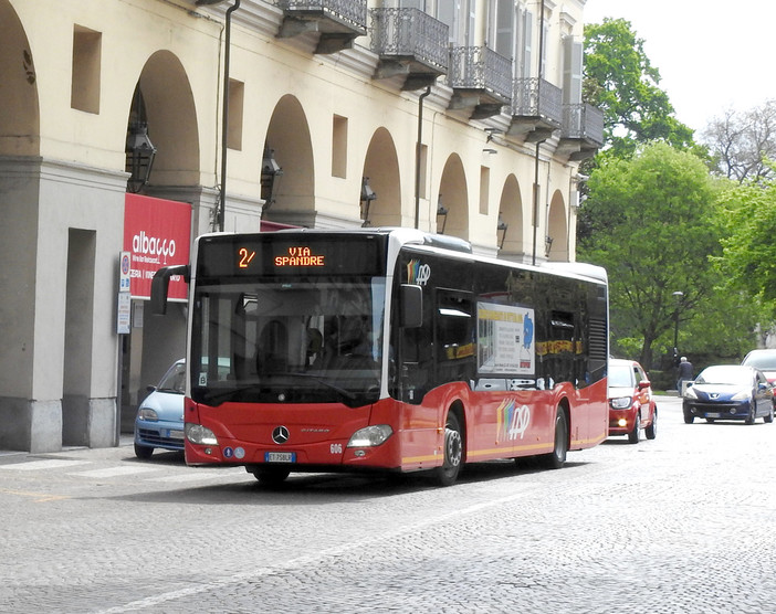 Un autobus Asp in servizio sulla linea 2