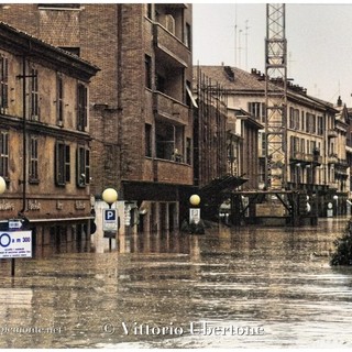 L'alluvione di Asti nel 1995 (Ph. Vittorio Ubertone)