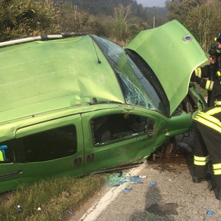 Belveglio: auto a metano gravemente danneggiata dopo un'uscita di strada