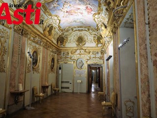 Scorci artistici di Palazzo Mazzetti e della sede della Banca di Asti (ph. Merfephoto - Efrem Zanchettin)