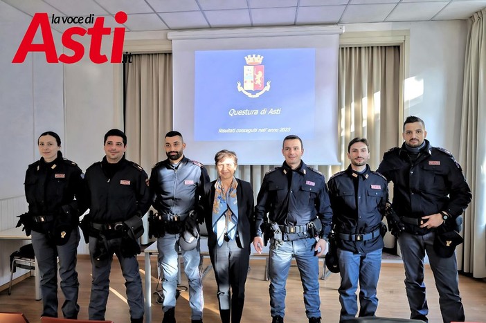 Il Questore con i nuovi vice ispettori in servizio ad Asti. Galleria fotografica a cura di Merfephoto - Efrem Zanchettin