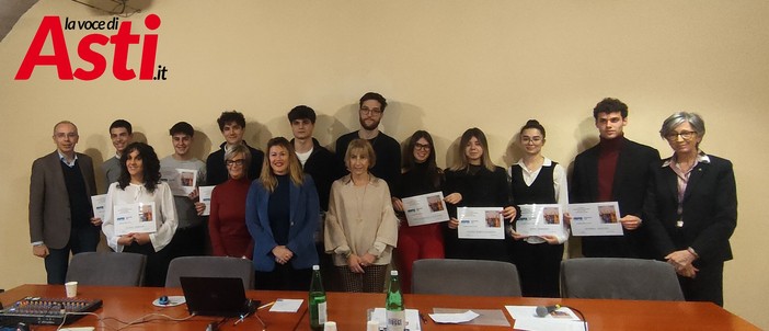 Foto di gruppo al termine della consegna delle Borse di studio