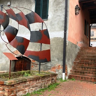 A Villafranca d'Asti si completa la collezione di grandi sculture sul Mare Padano