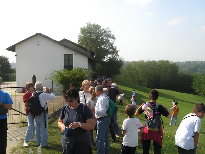 Un'immagine d'archivio relativa una precedente passeggiata a cura dell'associazione