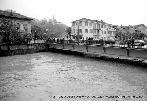 Canelli 1994 Ph. Vittorio Ubertone (www.saporidelpiemonte.net)