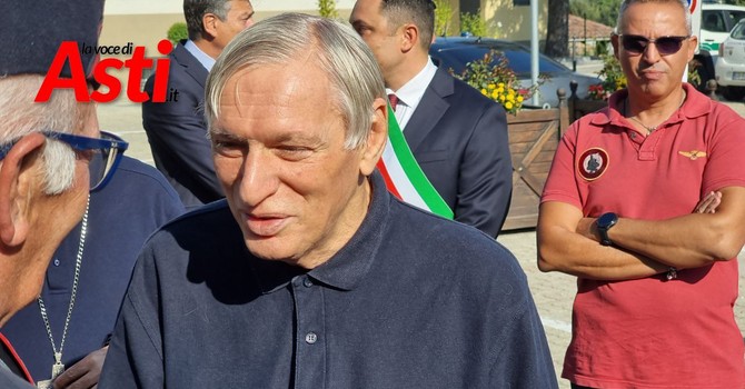 Don Ciotti ritratto in occasione della consegna della cittadinanza onoraria di Isola d'Asti