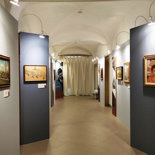 Alcune delle opere di Remo Cassina esposte nella mostra in corso nel polo museale moncalvese
