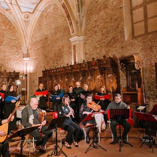 “Rosa tra le rose, fiore tra i fiori&quot;: domenica il concerto della Ghironda dedicato al maggio medioevale