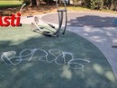 La piattaforma del parco Divisione Acqui di via Marello vandalizzata da graffiti