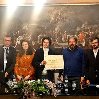 Lo scrittore astigiano Paolo Davide Manina  brilla alla Biennale d'Arte di Sondrio