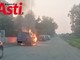 Asti: auto in fiamme, all'alba, in via Badalin