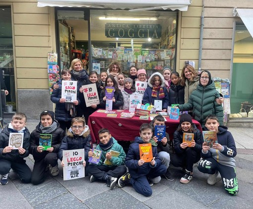 I piccoli in corso Alfieri per &quot;Ioleggoperché