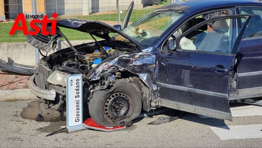 Violento schianto in via Sodano ad Asti