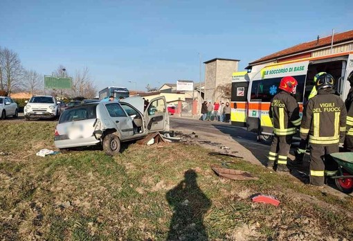 Montechiaro: frontale tra due auto in Regione Reale