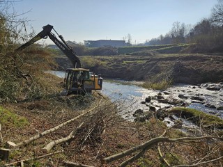 Immagini dei lavori in corso al parco Lungo Borbore