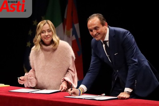 Alberto Cirio con la premier Meloni durante la sua visita ad Asti (ph. Merfephoto - Efrem Zanchettin)