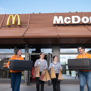 Ad Asti McDonald’s e Fondazione Ronald McDonald donano 40 pasti caldi a settimana a chi è in difficoltà