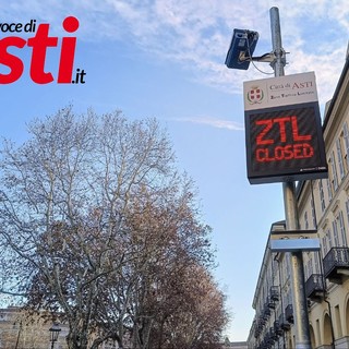 Il varco di accesso ZTL di piazza Alfieri (ph. Merfephoto - Efrem Zanchettin)