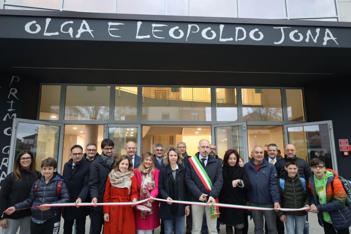 L'inaugurazione della scuola Jona nel 2023 (Merphefoto)