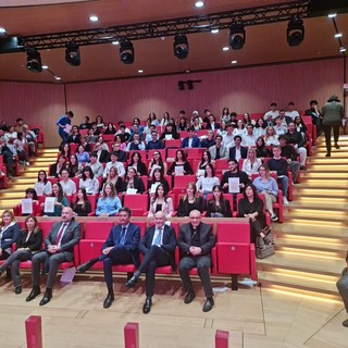 Novantadue eccellenze della scuola, premiate oggi all'Auditorium Banca di Asti per il massimo risultato ottenuto