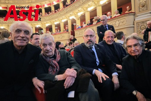 Miroglio (primo da sinistra) e Conte. Accanto a loro il sindaco di Asti Maurizio Rasero e il consigliere regionale Sergio Ebarnabo (ph. Merfephoto - Efrem Zanchettin)