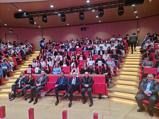 Novantadue eccellenze della scuola, premiate oggi all'Auditorium Banca di Asti per il massimo risultato ottenuto