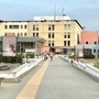 Il percorso pedonale di accesso all'ospedale di Asti