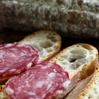 Pane e salame in giro per l'Astigiano