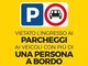 Il cartello che annuncia le nuove disposizioni attive da domani al Borgo e, più in generale, in tutti i supermercati cittadini