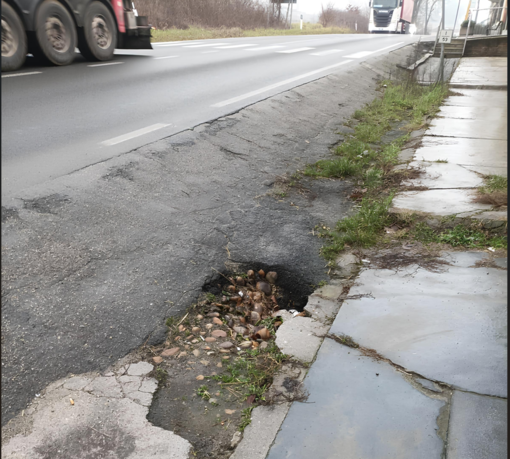 Disagi alla viabilità al Palucco e dintorni: tra buche, incidenti e promesse disattese