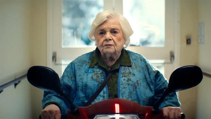 La brillante 94enne June Squibb in una scena tratta da &quot;Thelma&quot;