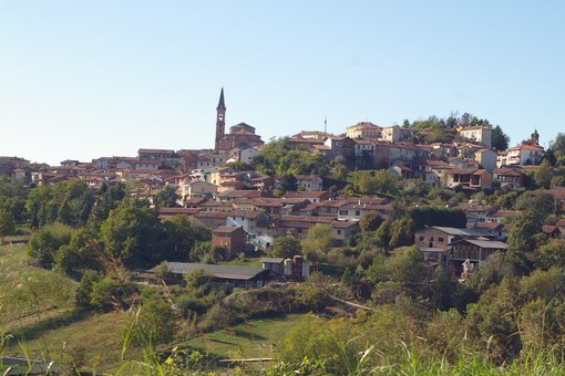 Un panorama del paese di Tonco