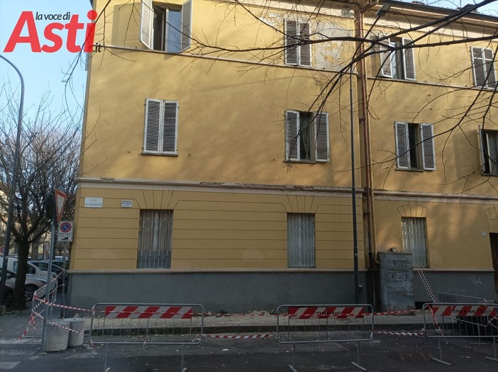 Caduta calcinacci in via Dogliotti: la minoranza interroga l'Amministrazione sulla situazione case popolari