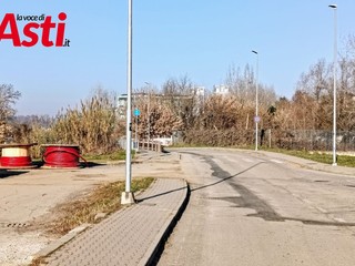 I rattoppi stradali in via Atleti Azzurri Astigiani e in via Gerbi (Merfephoto - Efrem Zanchettin)