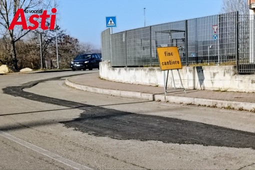 I rattoppi stradali in via Atleti Azzurri Astigiani e in via Gerbi (Merfephoto - Efrem Zanchettin)