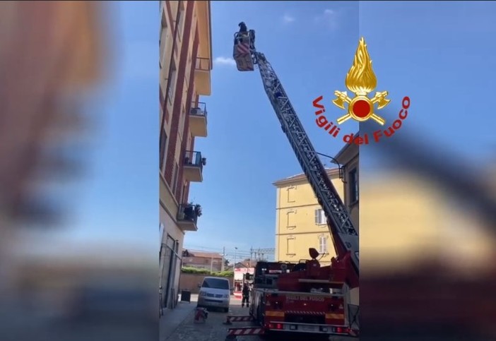 Vigili del fuoco su autoscala