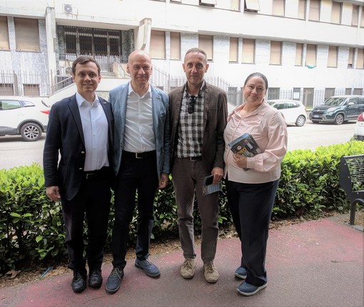 Nella foto, da sinistra: Marco Allegretti, Giorgio Bertola, Massimo Cerruti e Maria Cristina Manto, astigiana inserita nel &quot;listino&quot; del candidato presidente M5S