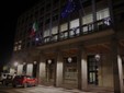 Luci accese negli uffici della prefettura di Asti, dov'è in corso una riunione straordinaria richiesta dal sindaco di Asti Maurizio Rasero (MerfePhoto)