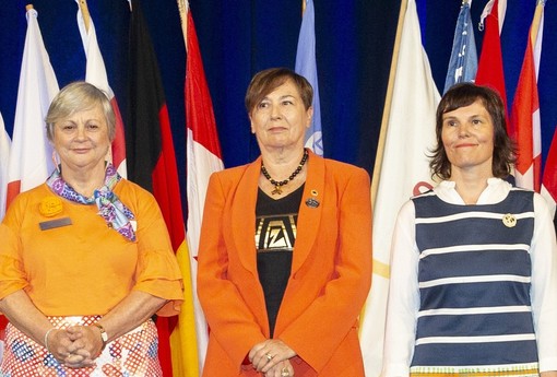 Fernanda Gallo Freschi (al centro) durante l'elezione a presidente internazionale dello Zonta Club (Ph Zonta Club)