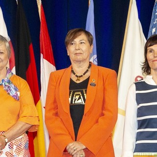Fernanda Gallo Freschi (al centro) durante l'elezione a presidente internazionale dello Zonta Club (Ph Zonta Club)